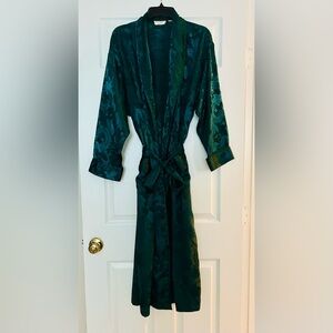 Vintage Victoria’s Secret Emerald Green Satin Robe Gold Label Size M/L